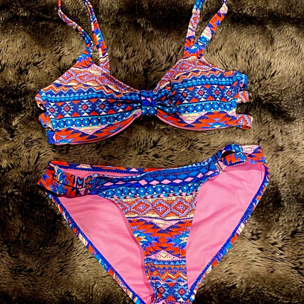 NWOT No Boundaries Multicolor Tribal Print Bikini